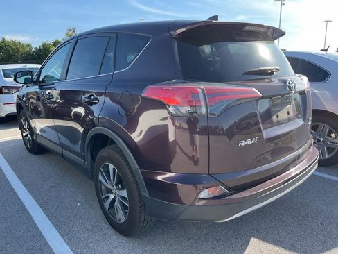 Used 2018 Toyota RAV4 XLE AWD/4WD image 4