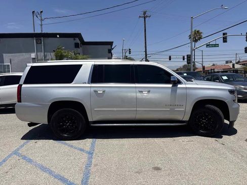 Used 2016 Chevrolet Suburban LTZ RWD image 8