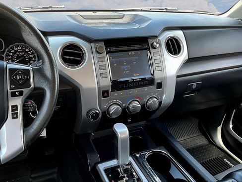 Used 2018 Toyota Tundra SR5 w/ SR5 Upgrade Package AWD/4WD image 12