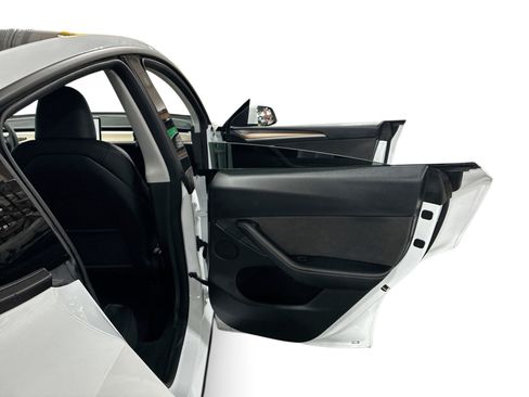 Certified 2023 Tesla Model Y Long Range AWD/4WD image 12
