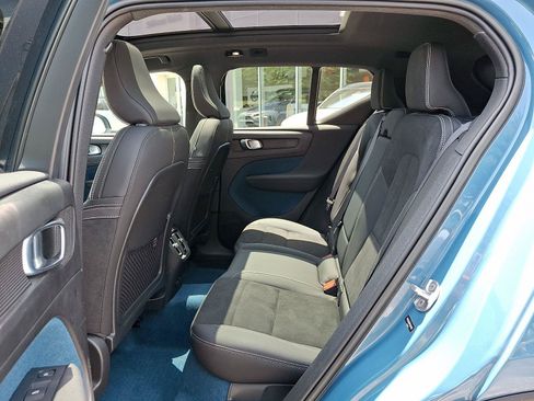 Used 2023 Volvo XC40 Recharge Ultimate AWD/4WD image 10