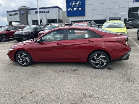 Used 2025 Hyundai Elantra Sport FWD image 17
