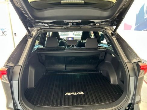 Used 2023 Toyota RAV4 SE w/ Convenience Package AWD/4WD image 17