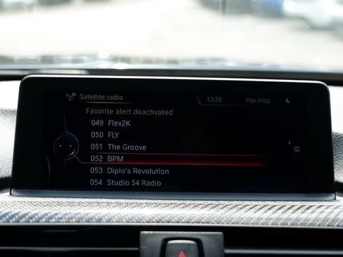 Used 2015 BMW M4 2dr Cpe image 32