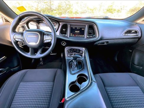 Used 2018 Dodge Challenger SXT w/ Sound Group image 8