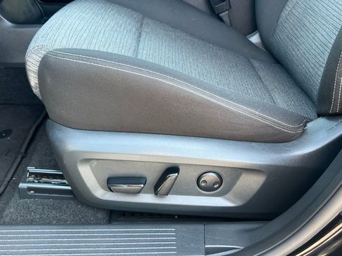 Used 2023 Nissan Rogue SV image 29