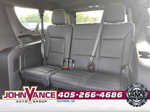 Used 2025 Chevrolet Suburban Premier AWD/4WD image 5