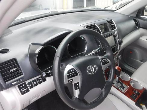 Used 2013 Toyota Highlander Limited FWD image 27