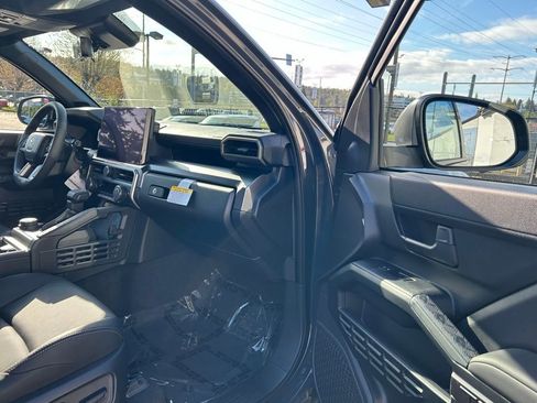 New 2026 Toyota 4Runner TRD Off-Road Premium AWD/4WD image 15