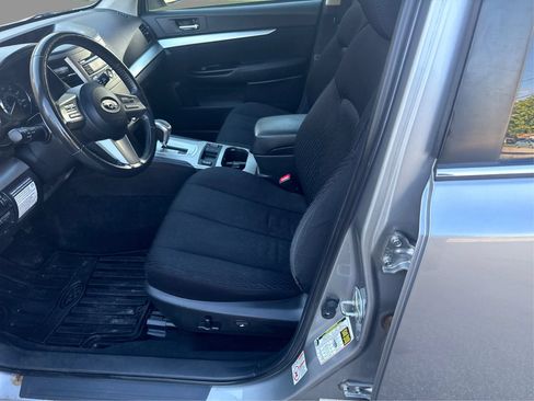 Used 2010 Subaru Outback 2.5i Premium AWD/4WD image 10