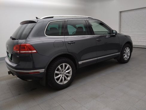 Used 2016 Volkswagen Touareg Sport image 10