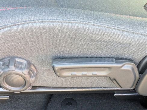 Used 2024 Jeep Gladiator Rubicon w/ Technology Group image 21