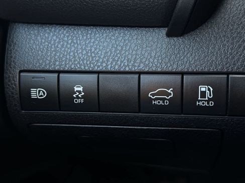 Used 2020 Toyota Camry XSE image 21