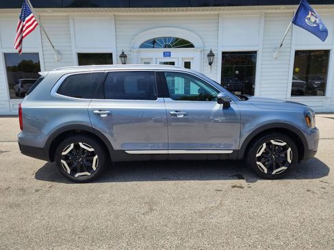 Used 2025 Kia Telluride S FWD image 4