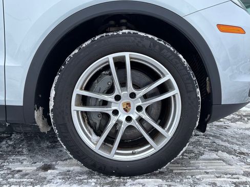 Used 2019 Porsche Cayenne S image 42