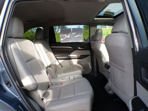 Used 2018 Toyota Highlander Limited w/ Protection Package #3 AWD/4WD image 21