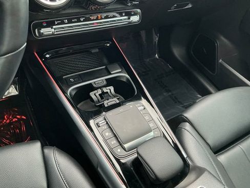 Used 2023 Mercedes-Benz EQB 300 4MATIC image 21