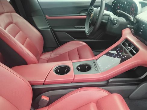 Used 2020 Porsche Taycan 4S image 28