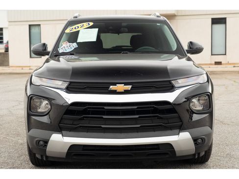 Used 2023 Chevrolet TrailBlazer LT FWD image 3