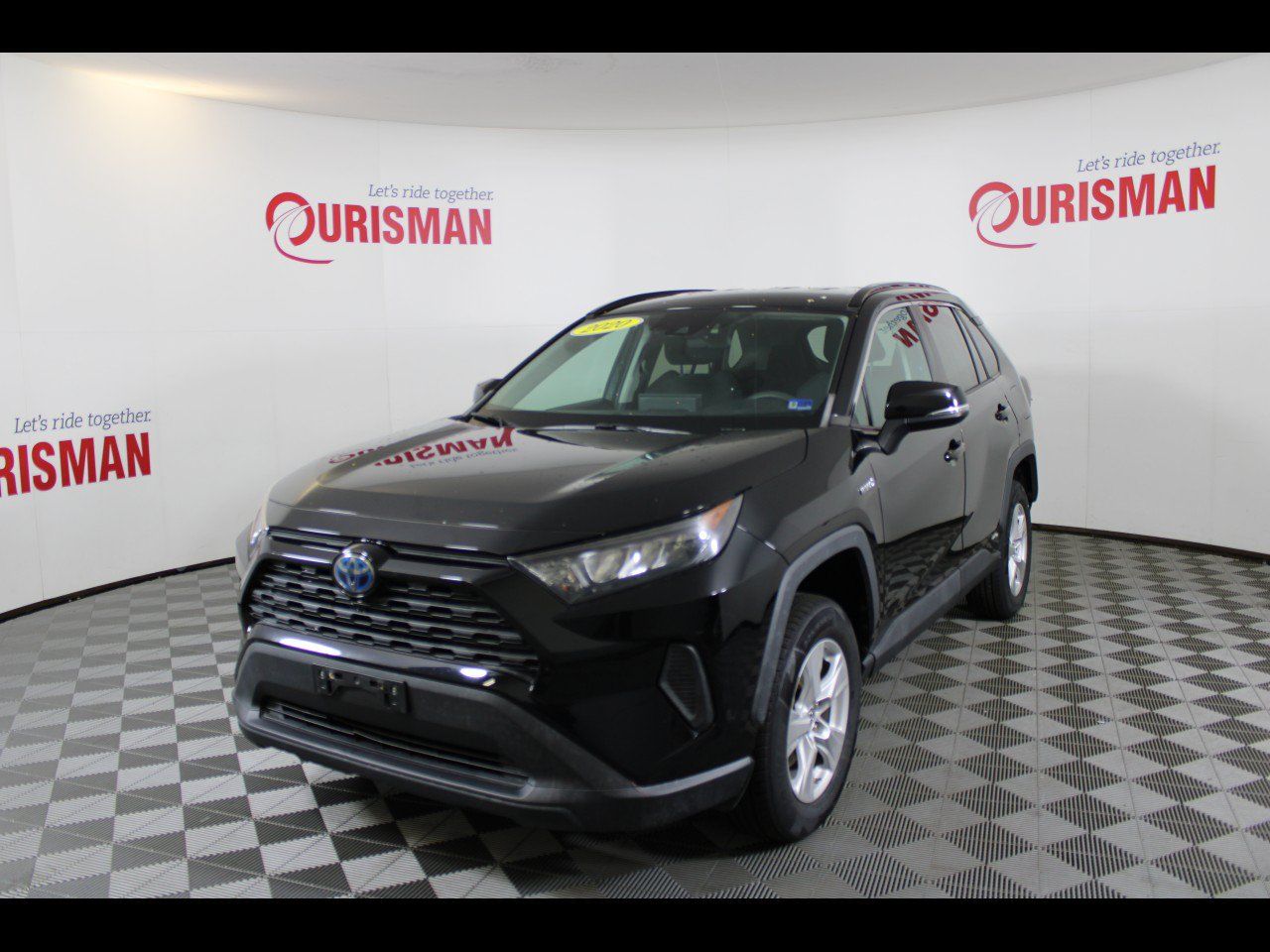 Used 2020 Toyota RAV4 LE w/ Carpet Mat Package AWD/4WD image 2