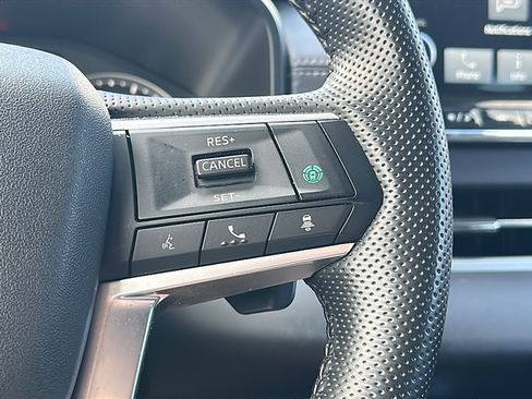 Used 2024 Mitsubishi Outlander SE image 29