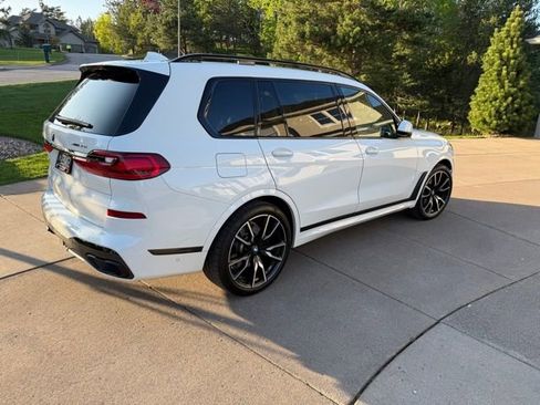 Used 2021 BMW X7 xDrive40i w/ M Sport Package AWD/4WD image 3
