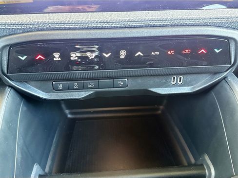 New 2026 Jeep Cherokee Laredo AWD/4WD image 17