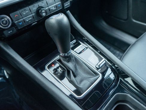 Used 2025 Jeep Compass Limited image 20