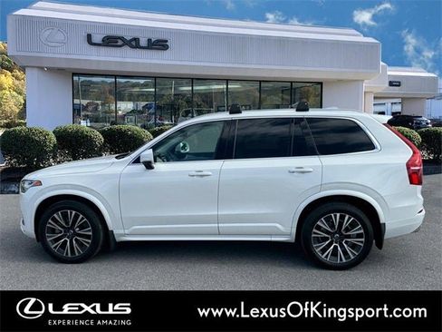 Used 2021 Volvo XC90 T5 Momentum w/ Climate Package image 2