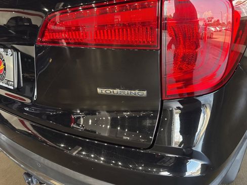 Used 2016 Honda Pilot Touring image 42