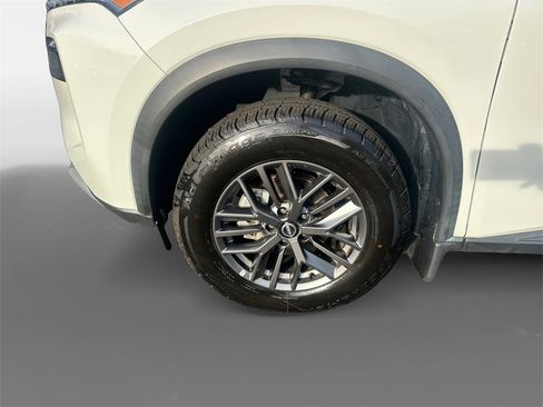 Used 2023 Nissan Rogue S image 15