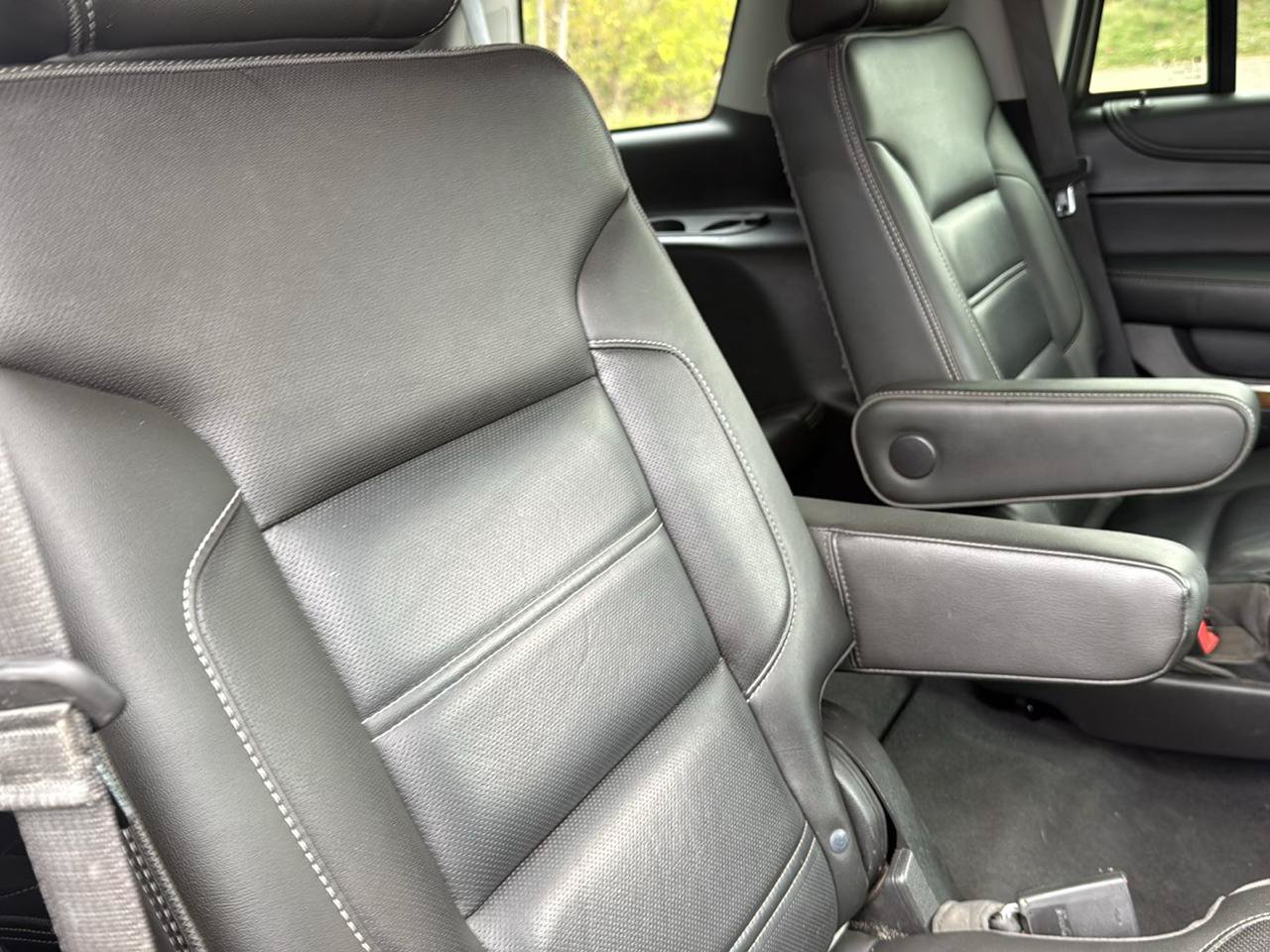 Used 2019 GMC Yukon Denali w/ Denali Ultimate Package AWD/4WD image 28