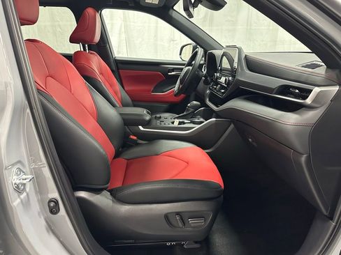 Used 2025 Toyota Highlander XSE image 63