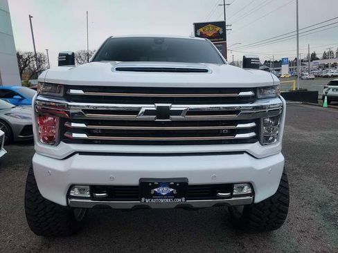 Used 2020 Chevrolet Silverado 2500 High Country w/ Z71 Off-Road Package image 11