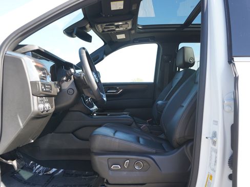 Used 2025 GMC Yukon Denali w/ Sun & Power Step Package AWD/4WD image 25