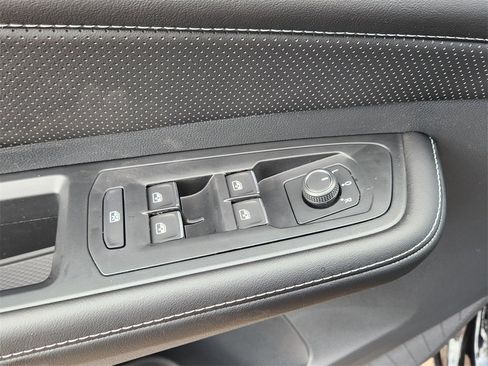 New 2026 Volkswagen Atlas SE image 4