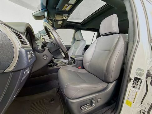 Used 2023 Lexus GX 460 Premium w/ Premium Package AWD/4WD image 27