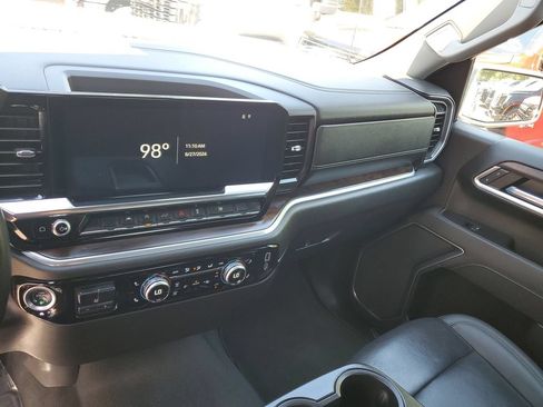 Used 2025 GMC Sierra 1500 SLT RWD image 27