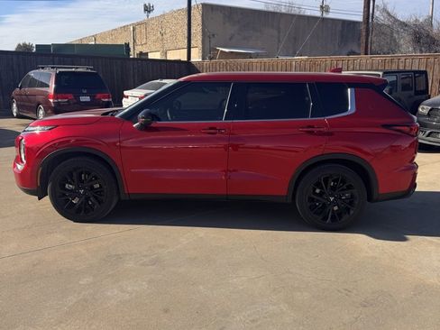 Used 2024 Mitsubishi Outlander SE Black Edition image 4