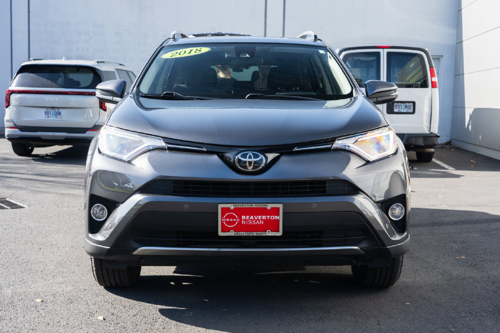 Used 2018 Toyota RAV4 XLE AWD/4WD image 2