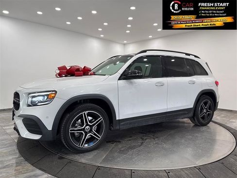 Used 2021 Mercedes-Benz GLB 250 4MATIC image 3