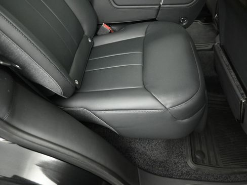 Used 2025 Land Rover Range Rover SV AWD/4WD image 27