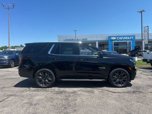 Used 2023 Chevrolet Tahoe LT w/ Luxury Package RWD image 2