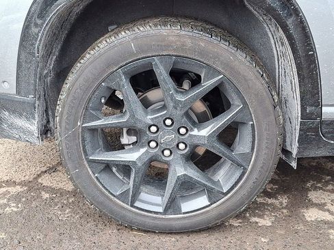 Used 2024 Chevrolet Traverse RS image 34