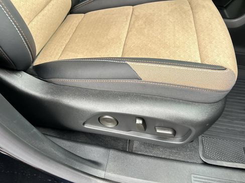 Used 2026 Chevrolet Equinox ACTIV w/ Convenience Package III AWD/4WD image 15