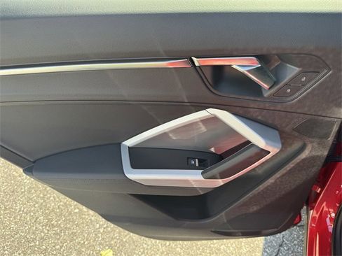 Certified 2022 Audi Q3 2.0T Premium w/ Convenience Package image 38