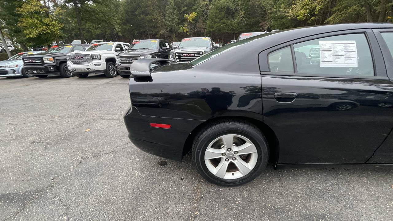 Used 2012 Dodge Charger SE RWD image 9