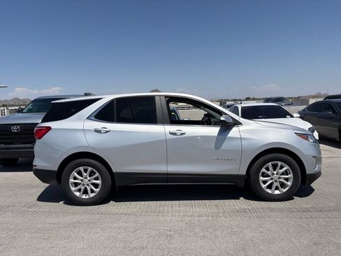 Used 2021 Chevrolet Equinox LT w/ Driver Convenience Package FWD image 3