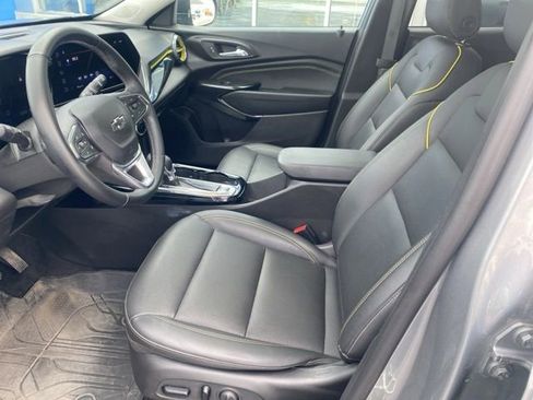 Used 2024 Chevrolet Trax ACTIV w/ Sunroof Package image 7