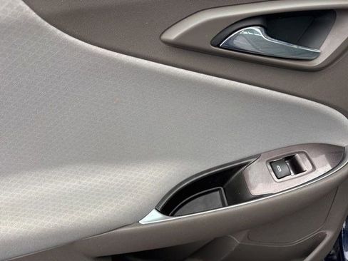 Used 2016 Chevrolet Malibu LT image 31